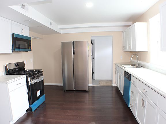 4th image of 2118 E 12th St