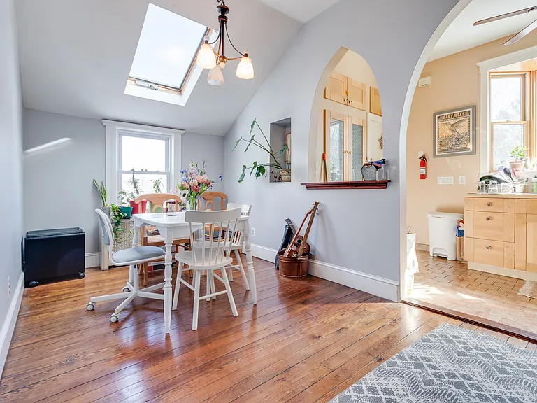 36 Burnet St #3 — Photo 11