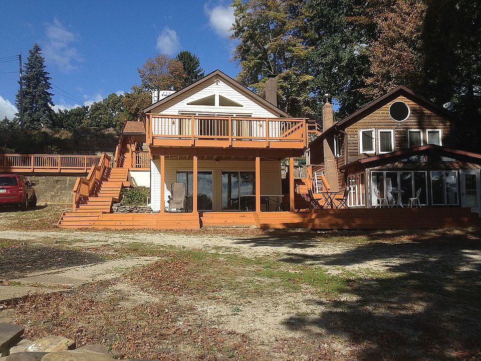 1st image of 905 Blossom Dr