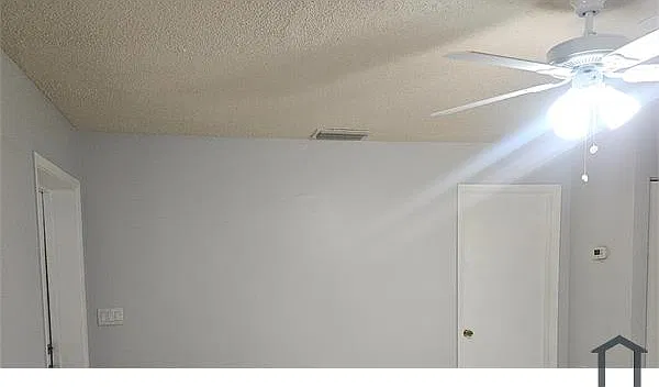 2 bed, 891 sqft, $1,600 — Photo 3