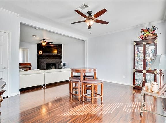 3rd image of 2521 Boardwalk Dr