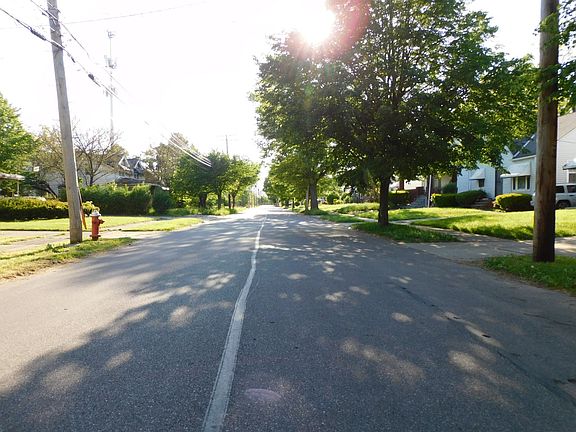 5th image of 11223 Avon Ave