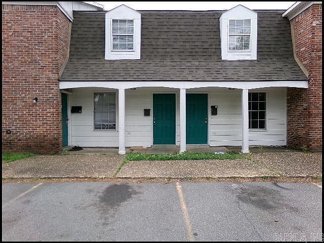 1st image of 101 Ellis Dr #P