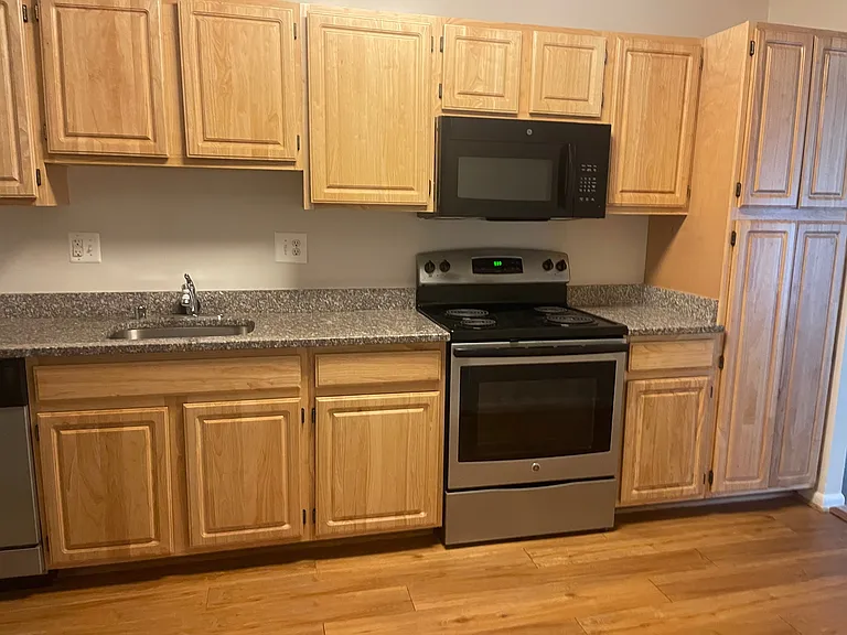 Skyview Apartments — Photo 16