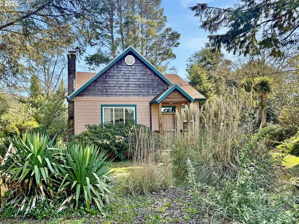 8455 S Victoria Ave, Rockaway Beach, OR 97136