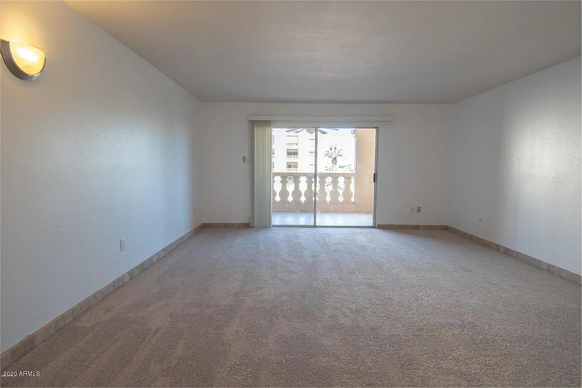 2 bed, 1.0 bath, 930 sqft, $1,600 — Photo 3