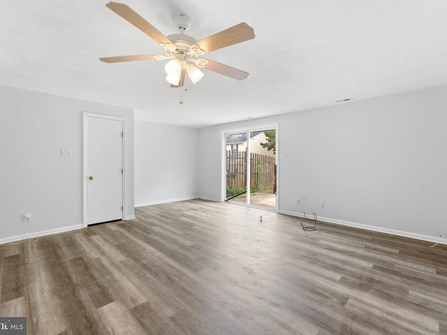 3 bed, 1.5 bath, 1120 sqft, $2,500 — Photo 4