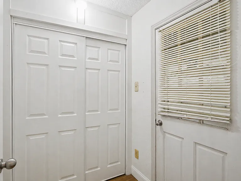 265 E Dove Rd — Photo 22