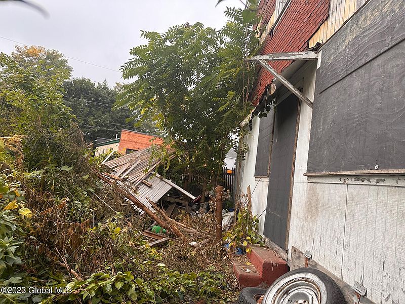 5th image of 463 Hulett Street
