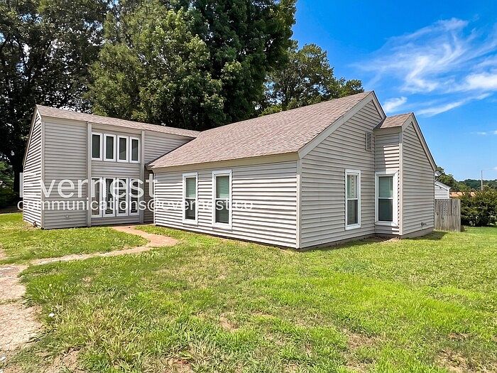 1st image of 3743 Oak Lake Ln