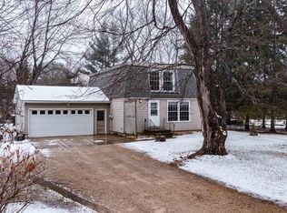 E1864 King Rd, Waupaca, WI 54981