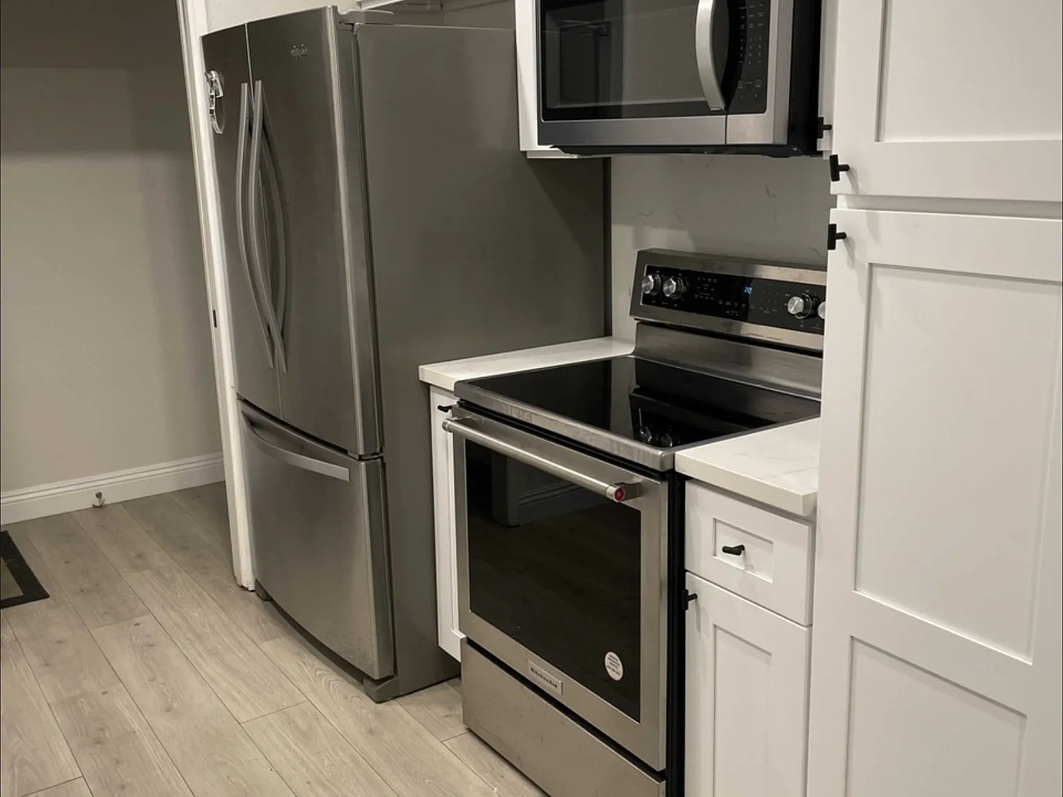 2 bed, 1135 sqft, $3,750 — Photo 2