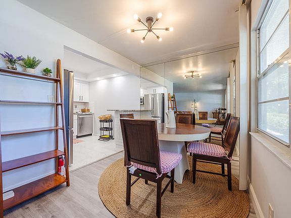 3rd image of 1903 Bermuda Cir APT C1