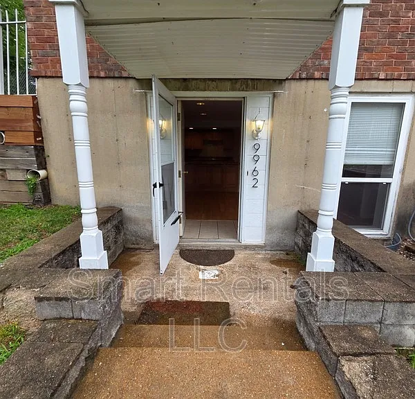 9962 Chateau Roi Dr — Photo 2
