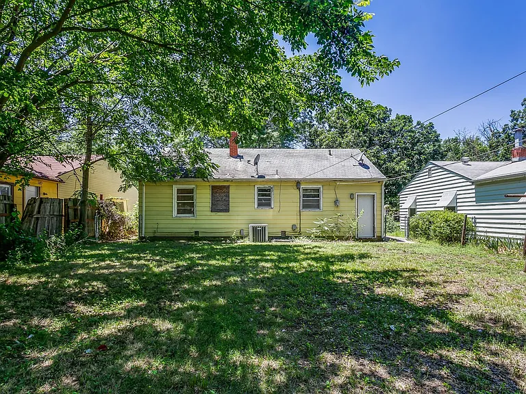 742 S Dellrose Ave — Photo 1