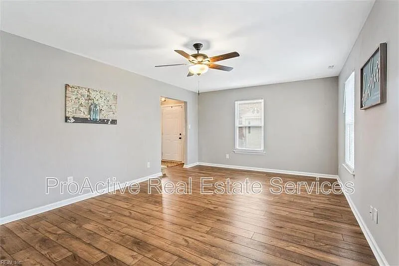 3 bed, 2.5 bath, 1512 sqft, $2,150 — Photo 3