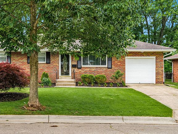 4th image of 3825 Shamrock Dr