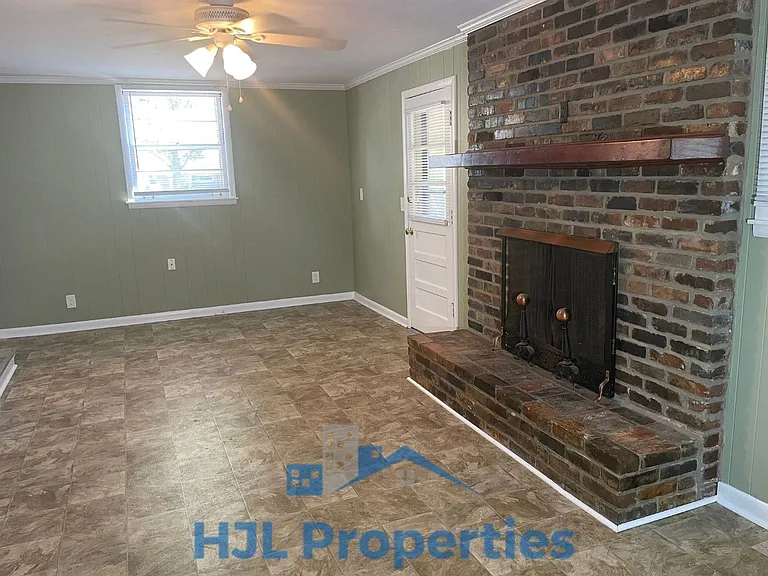 106 Graeme Dr — Photo 10