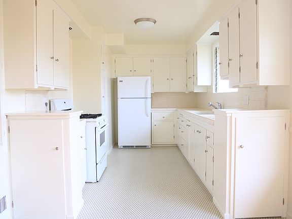 3rd image of 1266 N Laurel Ave APT 9
