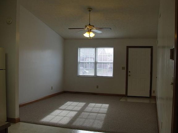 2nd image of 2711 Fairmont Ct APT C