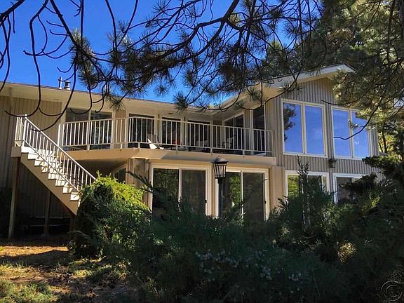3rd image of 821 Parkview Way