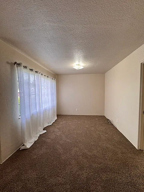 3 bed, 1.5 bath, 1389 sqft, $2,095 — Photo 4