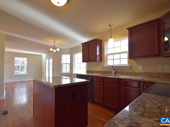 3rd image of 43 Dogwood Way