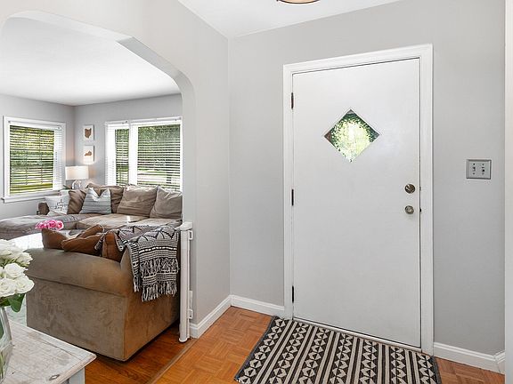 3rd image of 1122 Cecelia Ave
