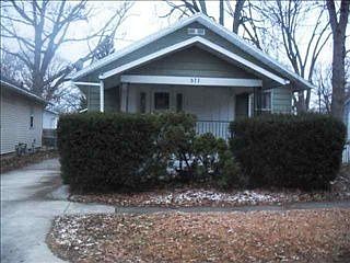 1st image of 611 Plum St