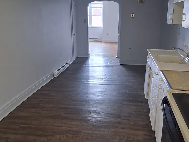 545 Maple St #6 — Photo 3