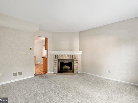 4th image of 48 Elan Ln