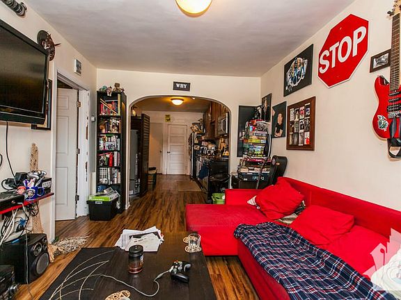 5th image of 3044 N California Ave