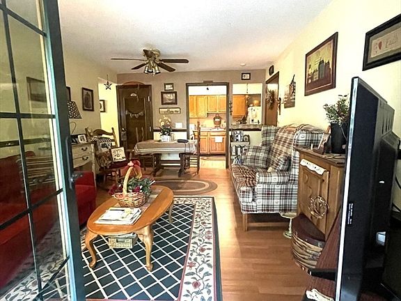 4th image of 1938 Phillips Rd APT 12