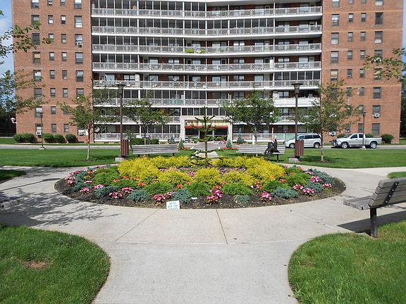 4th image of 61-45 98th St #16M
