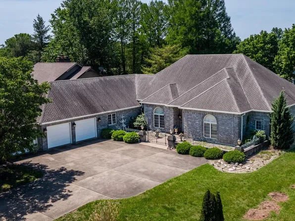 608 N Saluki Dr, Marion, IL 62959