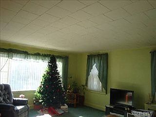 1st image of 515 Dubois Ave