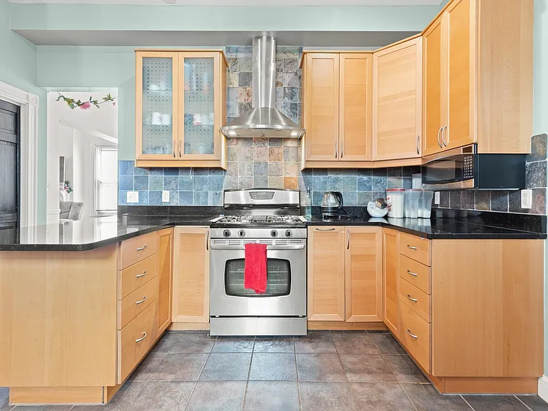 23 Gordon St — Photo 9
