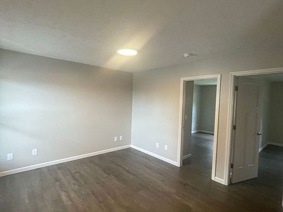 5th image of 1210 Main St Unit 5