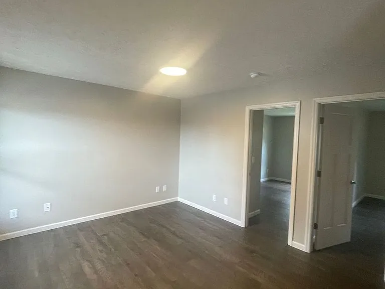 1210 Main St — Photo 6