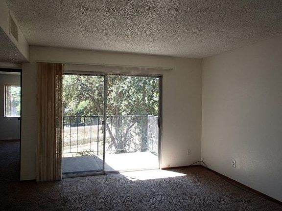 2nd image of 824 Beelard Dr