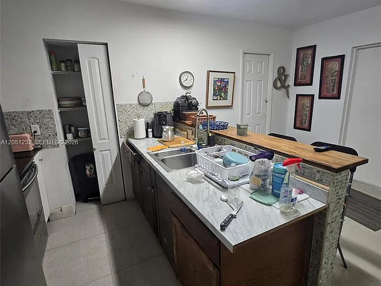 7025 Rue Granville #1 — Photo 9