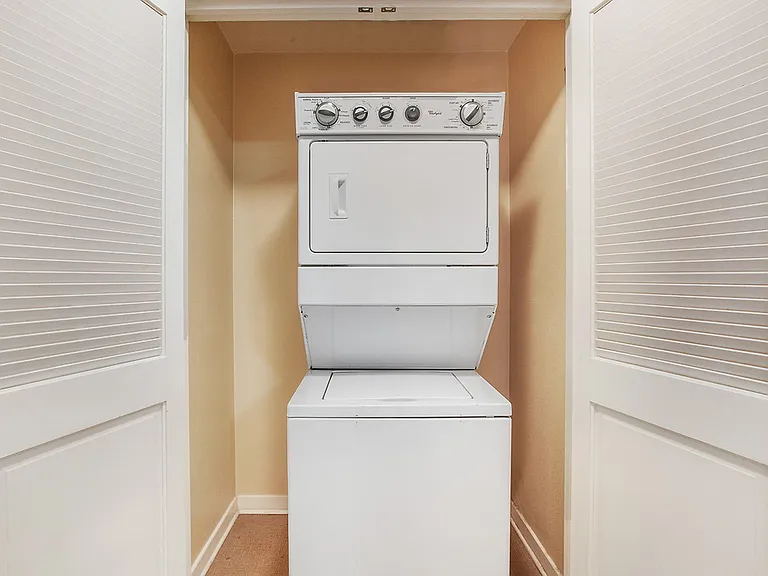 The Stuart at Sierra Madre Villa — Photo 18
