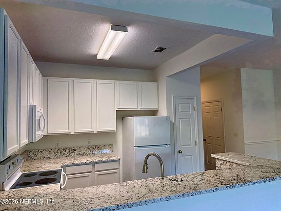 4th image of 5856 SANDSTONE Way