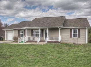 662 Hopkins Cemetery Rd, Lily, KY 40740