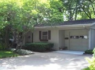 1226 14th St, Bettendorf, IA 52722