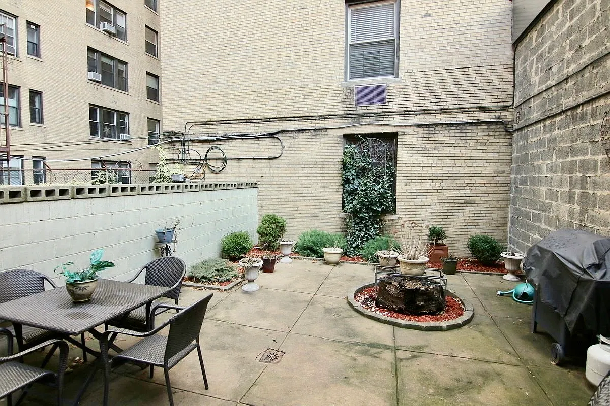 253 West 93rd Street — Photo 1