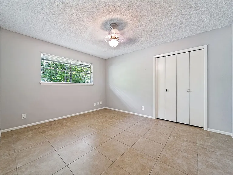 313 Sagecrest Dr — Photo 17