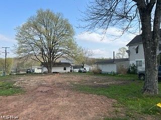 1st image of 624 6th St