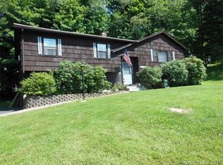 984 Roxbury Rd, Southbury, CT 06488