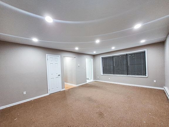 3rd image of 17 Wilson Pl APT 19